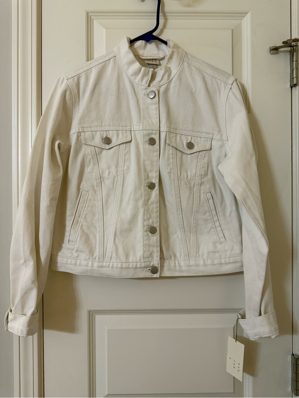a new day White Denim Jacket with Snap Buttons Long Sleeve New With Tags Medium